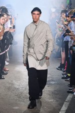 ユリウス 2017年春夏コレクション - 長短の組み合わせで見せるストリートモードスタイル｜写真26