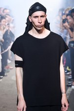 ユリウス 2017年春夏コレクション - 長短の組み合わせで見せるストリートモードスタイル｜写真33