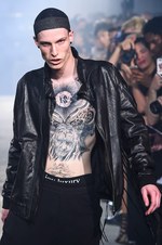 ユリウス 2017年春夏コレクション - 長短の組み合わせで見せるストリートモードスタイル｜写真53