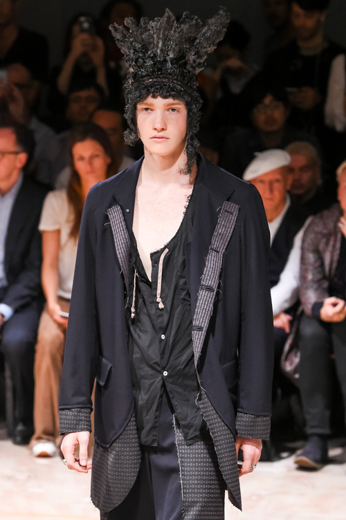 コム デ ギャルソン・オム プリュス(COMME des GARÇONS HOMME PLUS) 2017年春夏メンズコレクション  - 写真22