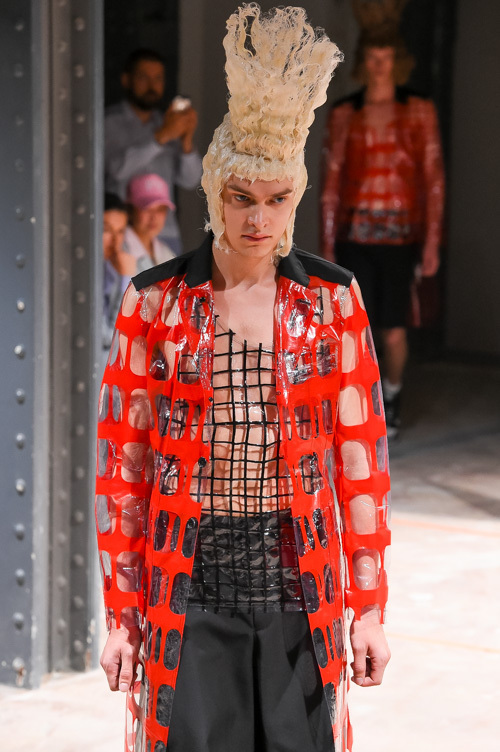 コム デ ギャルソン・オム プリュス(COMME des GARÇONS HOMME PLUS) 2017年春夏メンズコレクション  - 写真25