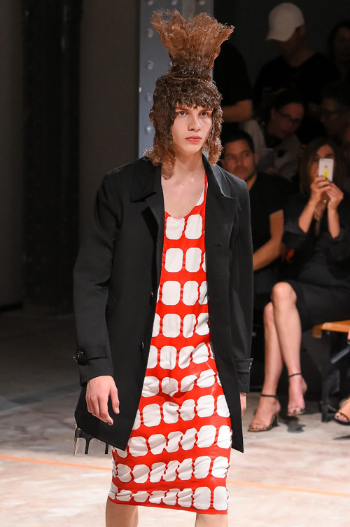 コム デ ギャルソン・オム プリュス(COMME des GARÇONS HOMME PLUS) 2017年春夏メンズコレクション  - 写真30