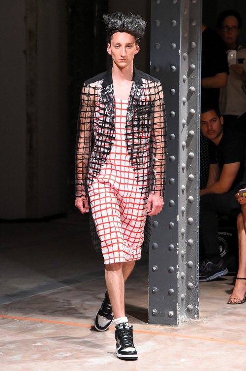 コム デ ギャルソン・オム プリュス(COMME des GARÇONS HOMME PLUS) 2017年春夏メンズコレクション  - 写真33