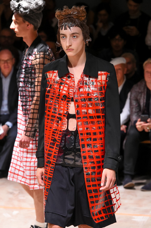 コム デ ギャルソン・オム プリュス(COMME des GARÇONS HOMME PLUS) 2017年春夏メンズコレクション  - 写真35