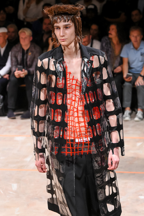 コム デ ギャルソン・オム プリュス(COMME des GARÇONS HOMME PLUS) 2017年春夏メンズコレクション  - 写真37