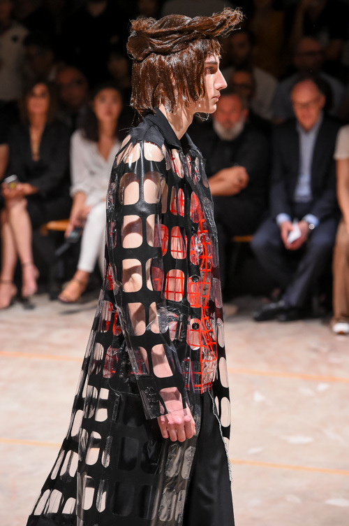 コム デ ギャルソン・オム プリュス(COMME des GARÇONS HOMME PLUS) 2017年春夏メンズコレクション  - 写真38