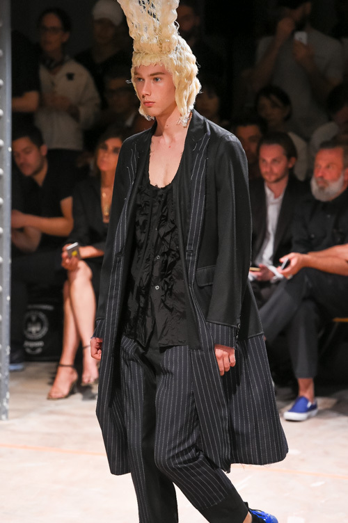 コム デ ギャルソン・オム プリュス(COMME des GARÇONS HOMME PLUS) 2017年春夏メンズコレクション  - 写真69