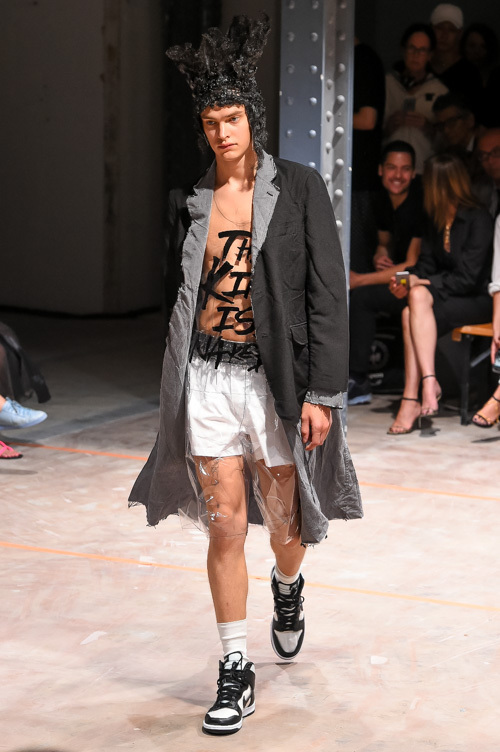 コム デ ギャルソン・オム プリュス(COMME des GARÇONS HOMME PLUS) 2017年春夏メンズコレクション  - 写真74