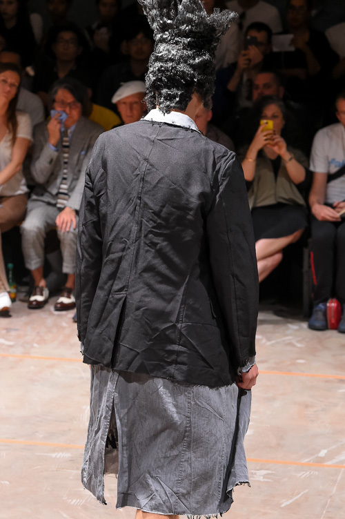 コム デ ギャルソン・オム プリュス(COMME des GARÇONS HOMME PLUS) 2017年春夏メンズコレクション  - 写真75