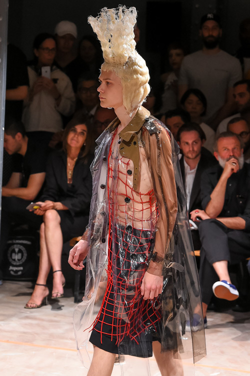 コム デ ギャルソン・オム プリュス(COMME des GARÇONS HOMME PLUS) 2017年春夏メンズコレクション  - 写真94