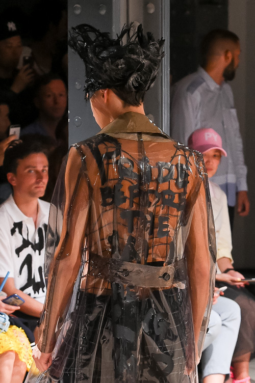 コム デ ギャルソン・オム プリュス(COMME des GARÇONS HOMME PLUS) 2017年春夏メンズコレクション  - 写真97