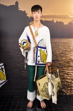 ロエベ 2017年春夏メンズコレクション - 現代を航海するイビザのパイレーツ｜写真5