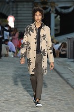 ポール & ジョー 2017年春夏メンズコレクション - モノクロの花々が、鮮やかに咲き誇る夕暮れ｜写真1