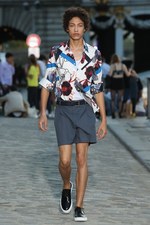 ポール & ジョー 2017年春夏メンズコレクション - モノクロの花々が、鮮やかに咲き誇る夕暮れ｜写真35