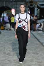 ポール & ジョー 2017年春夏メンズコレクション - モノクロの花々が、鮮やかに咲き誇る夕暮れ｜写真36