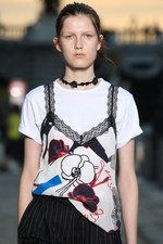 ポール & ジョー 2017年春夏メンズコレクション - モノクロの花々が、鮮やかに咲き誇る夕暮れ｜写真37