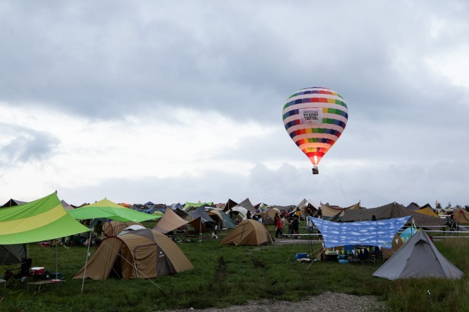 アーバンリサーチ主催のキャンプフェスが群馬で - 熱気球やLeeによるタイダイ染め体験｜写真31