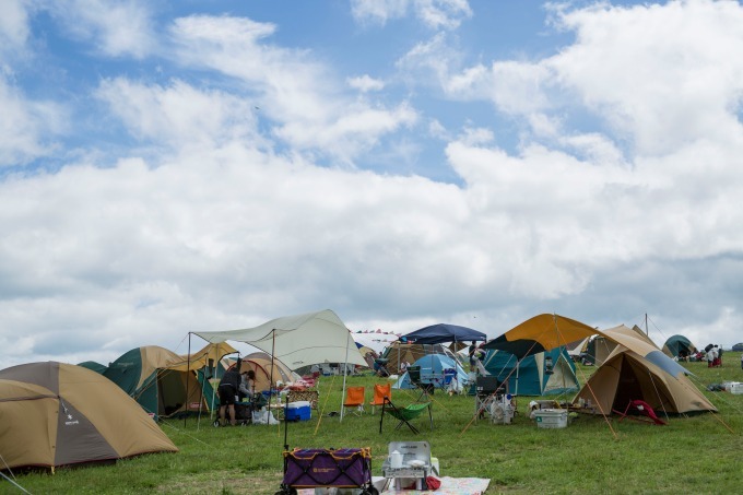 アーバンリサーチ主催のキャンプフェスが群馬で - 熱気球やLeeによるタイダイ染め体験｜写真2