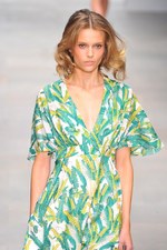 ブラジルの優雅でエキサイティングな日常を表現 - イッサ ロンドン(ISSA LONDON)、2012年春夏コレクション｜写真14