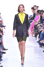 伝統的でクラシックなスタイルに新しい風を吹かせた - プリングル オブ スコットランド(Pringle of Scotland)、2012年春夏コレクション｜写真19