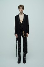 タカヒロミヤシタザソロイスト．2017年春夏コレクション - ボウイの面影にオリエンタルな風を｜写真12