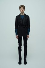 タカヒロミヤシタザソロイスト．2017年春夏コレクション - ボウイの面影にオリエンタルな風を｜写真20