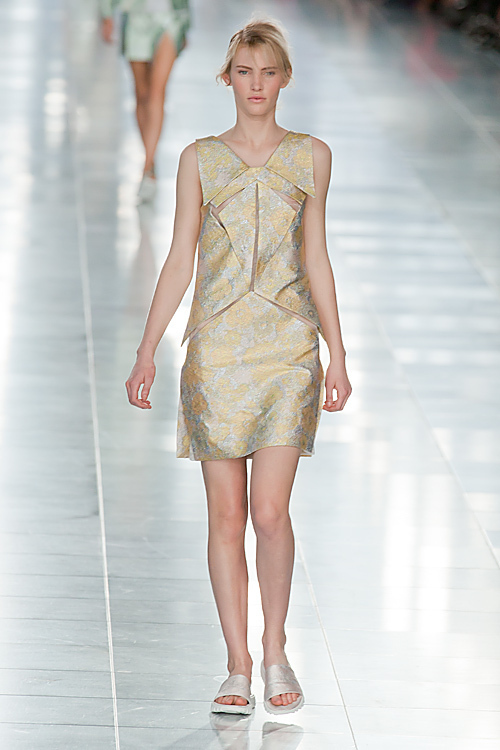 クリストファー ケイン(Christopher Kane) 2012年春夏ウィメンズコレクション  - 写真4