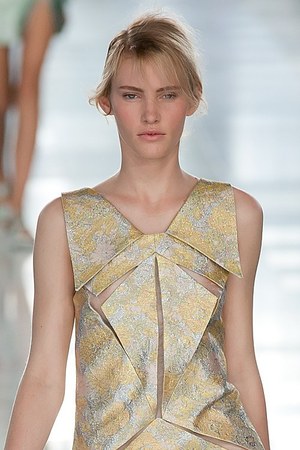 クリストファーケイン 2012年春夏コレクション - 繊細で美しく輝くプリントで観客を魅了｜写真5