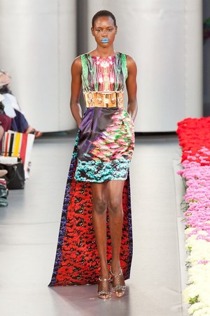 対極的な美の競演がつくりだす、新しい美の世界 - メアリーカトランズ(Mary Katrantzou)、2012年春夏コレクション｜写真19