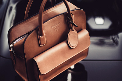 自動車｜ジョルジオ アルマーニ×ブガッティ - 車の特徴を落とし込んだウェアやレザーグッズ