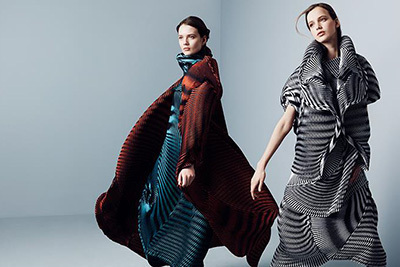 イッセイ ミヤケ 16年秋冬イメージビデオを公開 - 縮めた布のリアルな動きを映像に