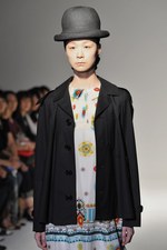 ガーリーでノスタルジックな花柄の世界 - sunaokuwahara(スナオクワハラ) 2012年春夏コレクション｜写真8