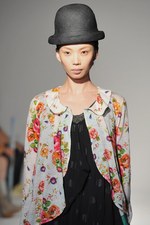 ガーリーでノスタルジックな花柄の世界 - sunaokuwahara(スナオクワハラ) 2012年春夏コレクション｜写真15