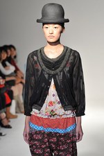 ガーリーでノスタルジックな花柄の世界 - sunaokuwahara(スナオクワハラ) 2012年春夏コレクション｜写真17