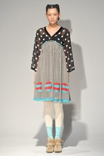 ガーリーでノスタルジックな花柄の世界 - sunaokuwahara(スナオクワハラ) 2012年春夏コレクション｜写真30