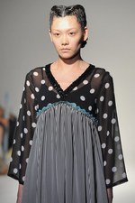 ガーリーでノスタルジックな花柄の世界 - sunaokuwahara(スナオクワハラ) 2012年春夏コレクション｜写真31