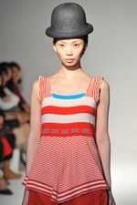 ガーリーでノスタルジックな花柄の世界 - sunaokuwahara(スナオクワハラ) 2012年春夏コレクション｜写真51