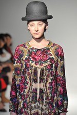 ガーリーでノスタルジックな花柄の世界 - sunaokuwahara(スナオクワハラ) 2012年春夏コレクション｜写真58