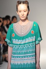 ガーリーでノスタルジックな花柄の世界 - sunaokuwahara(スナオクワハラ) 2012年春夏コレクション｜写真62