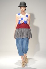 ガーリーでノスタルジックな花柄の世界 - sunaokuwahara(スナオクワハラ) 2012年春夏コレクション｜写真70