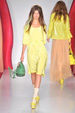 海辺で夏を楽しむためのポップでファンシーなスタイル - マルベリー(MULBERRY) 2012年春夏コレクション｜写真2