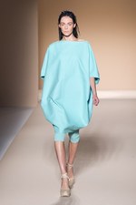 砂漠にインスパイアされたカラーと近未来的なシルエット - マックスマーラ(MaxMara) 2012年春夏コレクション｜写真17