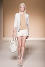 砂漠にインスパイアされたカラーと近未来的なシルエット - マックスマーラ(MaxMara) 2012年春夏コレクション｜写真19