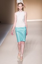 砂漠にインスパイアされたカラーと近未来的なシルエット - マックスマーラ(MaxMara) 2012年春夏コレクション｜写真24