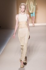 砂漠にインスパイアされたカラーと近未来的なシルエット - マックスマーラ(MaxMara) 2012年春夏コレクション｜写真48