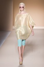 砂漠にインスパイアされたカラーと近未来的なシルエット - マックスマーラ(MaxMara) 2012年春夏コレクション｜写真49