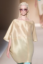 砂漠にインスパイアされたカラーと近未来的なシルエット - マックスマーラ(MaxMara) 2012年春夏コレクション｜写真50