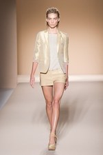砂漠にインスパイアされたカラーと近未来的なシルエット - マックスマーラ(MaxMara) 2012年春夏コレクション｜写真54