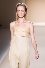 砂漠にインスパイアされたカラーと近未来的なシルエット - マックスマーラ(MaxMara) 2012年春夏コレクション｜写真60
