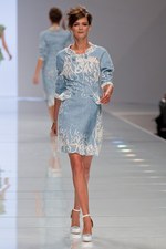 ERMANNO SCERVINO レースセーター　エルマンノシエルヴィーノ Ermanno Scervino（エルマンノ・シェルヴィーノ）ニット